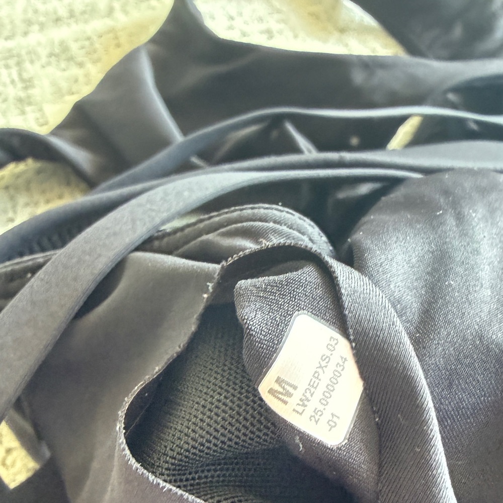 Lululemon Nulux Strappy Back Sports Bra Medium Black High Impact B/C Cup - Picture 5 of 5